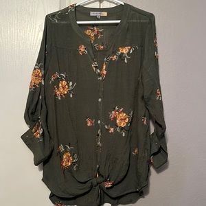 Figueroa and flower top - size 1x
